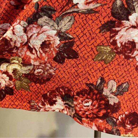 Floral long sleeve boat neckline sweater size Medium - Picture 6 of 13